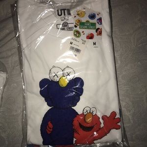 Uniqlo Kaws Sesame Street Elmo